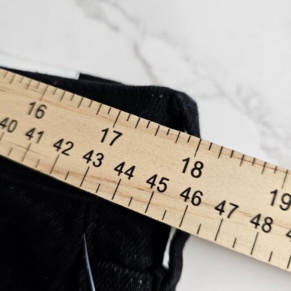 Old Navy High-Rise O.G. Straight 7 "In Denim Shorts Cut Off Black Womens 14 NWT - Picture 8 of 10